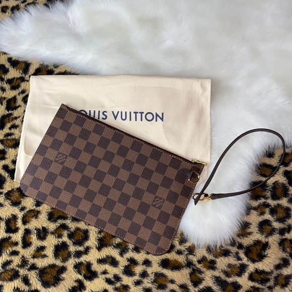 Louis Vuitton Handbags - 🎀Louis Vuitton never full gm wristlet pouch